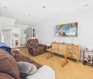 2 bedroom end of terrace house to rent - Photo 2