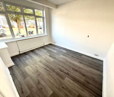 4 bedroom terraced house to rent - Photo 3