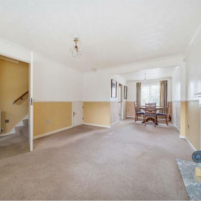 3 bedroom semi-detached house to rent - Photo 1