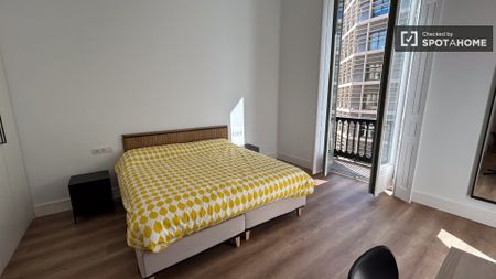 barcelona, Catalonia 08009 - Photo 4