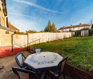 4 bedroom terraced house to rent - Photo 2