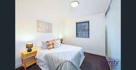 Stylish One-Bedroom Apartment in the Heart of Mosman Village - Photo 2