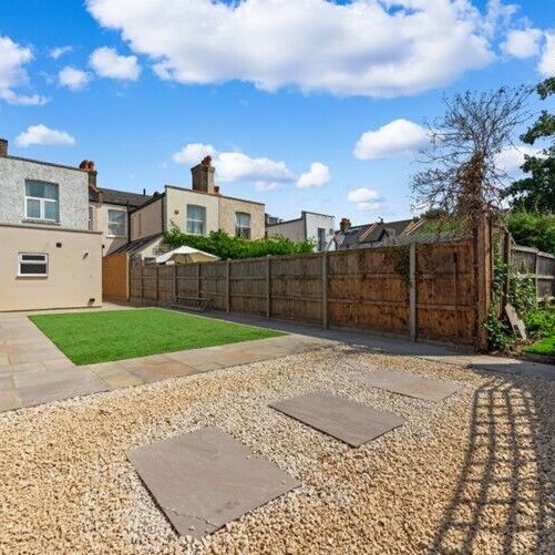 Graham Road, Mitcham, CR4 - Photo 1