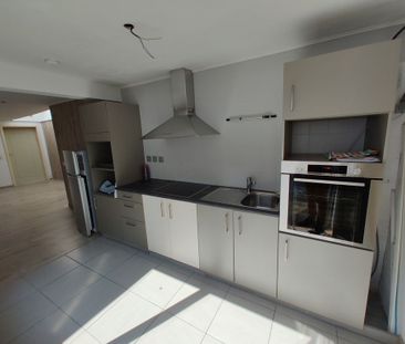 Gelijkvloers één slaapkamer huis met garage. - Foto 4