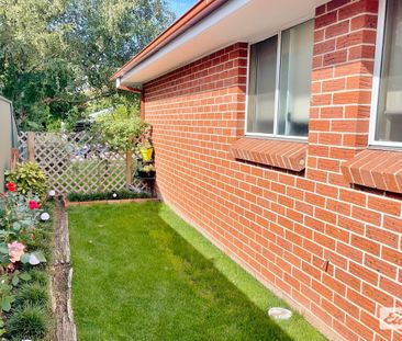 NEAT AS A PIN! - Photo 6