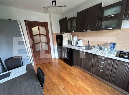 Apartament , 3 camere, 74mp, zona piata din Rovine - Photo 4