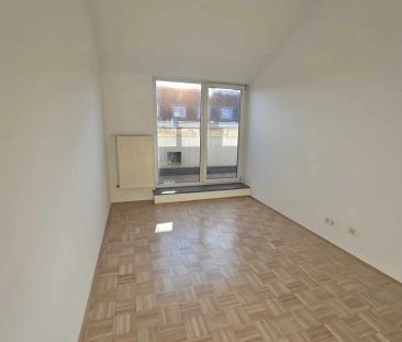 Moderne, sehr helle Dachgeschosswohnung mit hofseitiger Terrasse - ... - Photo 4