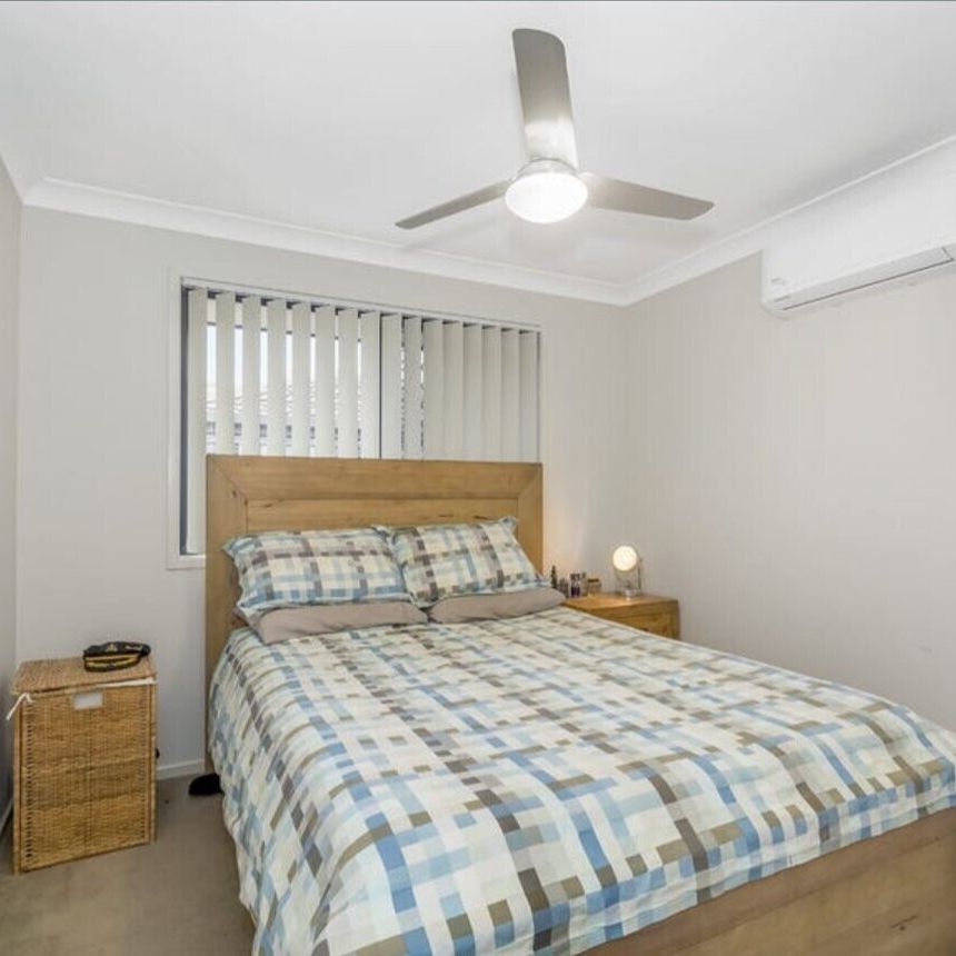 Upper Coomera - Photo 1