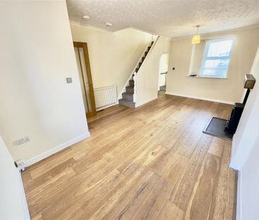 2 bedroom terraced house to rent - Photo 2