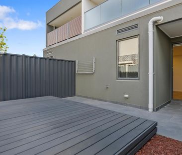 Ground Floor Apartment! - Photo 6