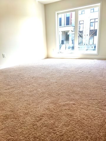 For Lease - 35 Wuhan Lane, Markham, Ontario - Photo 5