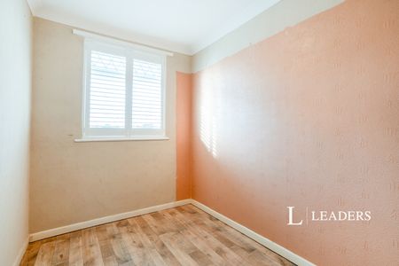 3 bedroom house to rent Highdown Drive, Littlehampton, West Sussex, BN17 - Photo 2