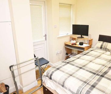 Redshaw Close, Fallowfield, Manchester, M14 - Photo 4