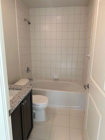 For Lease - 38 Annie Craig Drive Unit# 303, Toronto, Ontario - Photo 4