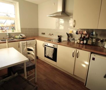 Flat 4, 8 Kinnegar Drive, Holywood, BT18 9JQ - Photo 4