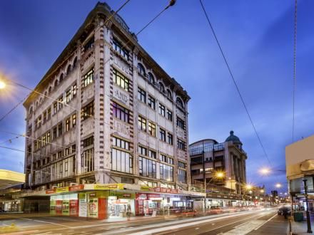 Designer Warehouse Living - Iconic Prahran Building - Photo 2