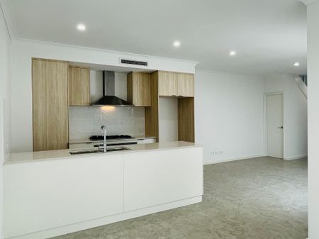 Modern Living Meets Comfort in This Stylish 3-Bedroom Townhouse - Don’t Miss Out! - Photo 5