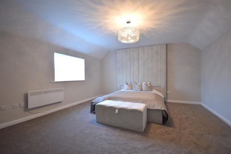 3 bedroom flat to rent - Photo 4