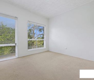 Earlwood - Photo 1