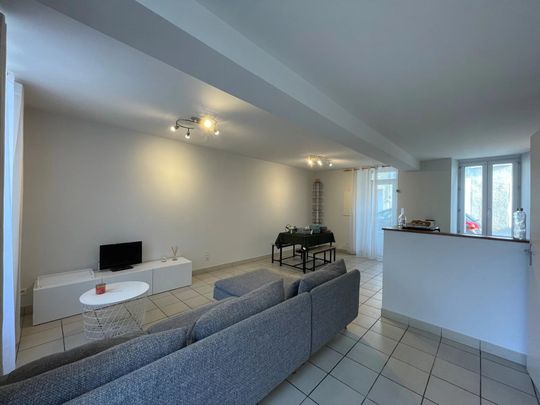 Location Appartement 3 pièces 53m² LE MAY SUR EVRE 49122 - Photo 1