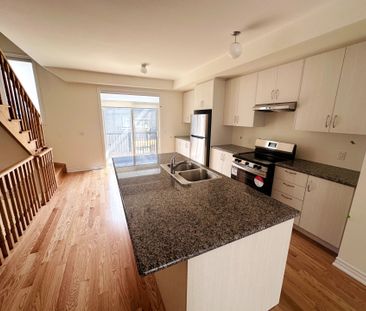 For Lease - 33 Drainie Street, Vaughan, Ontario - Photo 4