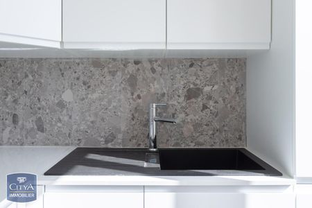 Location Appartement 3 pièces 79m² MARSEILLE 6ème - Photo 5