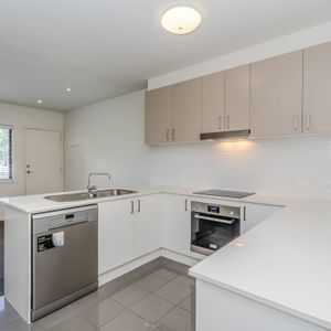 48/39 Jerrabomberra Avenue, Narrabundah ACT 2604 - Townhouse For Rent | Domain - Photo 3