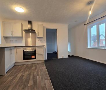 1 bedroom coach house to rent - Photo 2