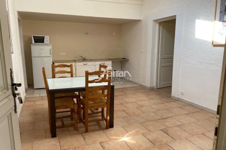 Location Appartement 3 pièces 52m² AUPS 83630 - Photo 3