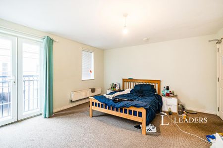 1 bedroom in a house share to rent - Photo 3