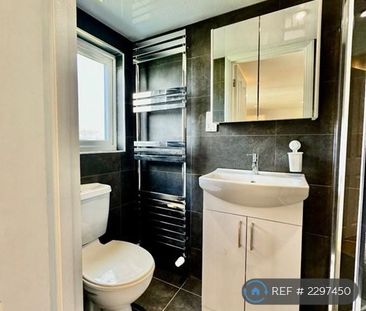 2 bedroom maisonette to rent - Photo 2