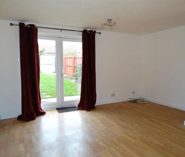 3 bedroom terraced house to rent - Photo 2