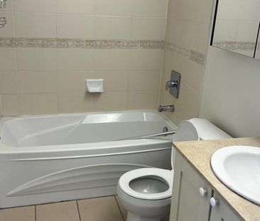 For Lease - 4070 Confederation Parkway Unit# 4003, Mississauga, Ont... - Photo 4