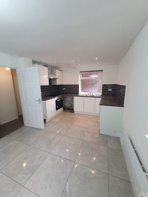 2 Bed Flat, Towngreen Court, M8 - Photo 1