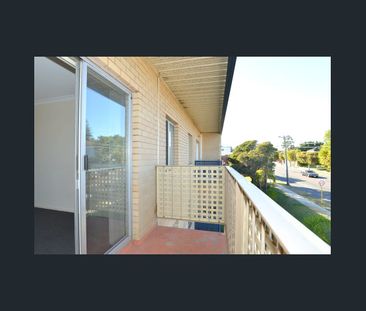 ONE-BEDROOM UNIT WITH AIR CONDITIONING – PRIME LOCATION! - Photo 5