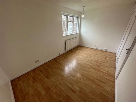 4 bedroom terraced house to rent - Photo 4