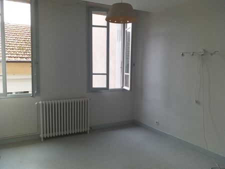 Location Appartement 2 pièces 51m² MOISSAC 82200 - Photo 3
