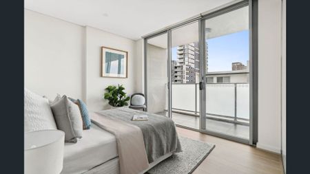 North-East Facing Apartment with Stunning Sydney City Skyline Views - Photo 5