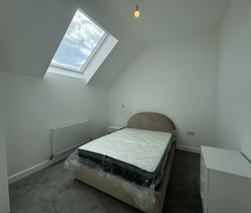 Francis Avenue, Aylesbury - Photo 5