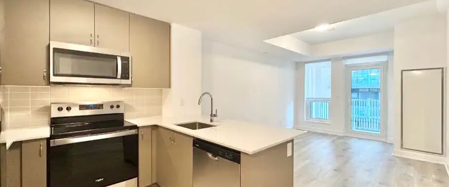 415-3240 William Coltson Ave, Oakville, Ontario L6H 0X1 | 3240 William Coltson Avenue, Oakville - Photo 1
