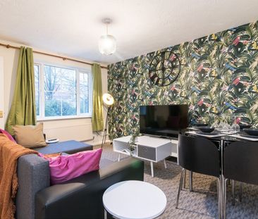 3 Bed Semi-Detached House, Perchfoot Close, CV1 - Photo 3