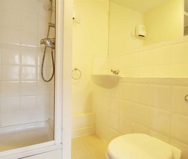 Ovaltine Court, Kings Langley - Photo 6