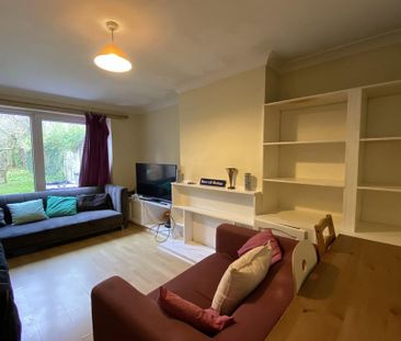 4 bedroom semi-detached house to rent - Photo 2