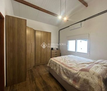Casa com 4 quartos e 132m² para alugar em Harmonia, Canoas. - Photo 1