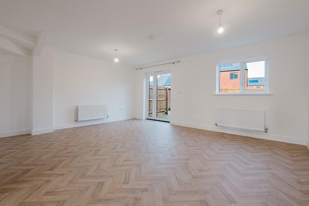 4 bedroom semi-detached house to rent - Photo 1