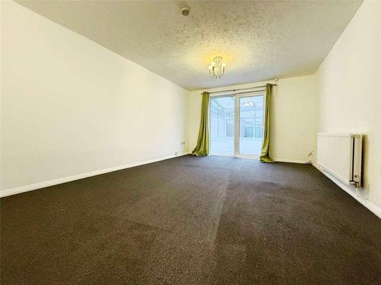 Islandsmead, Swindon, Wiltshire, SN3 - Photo 1