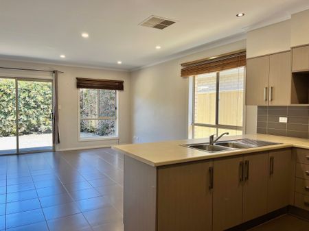 Lovely Low Maintenance Home! - Photo 5