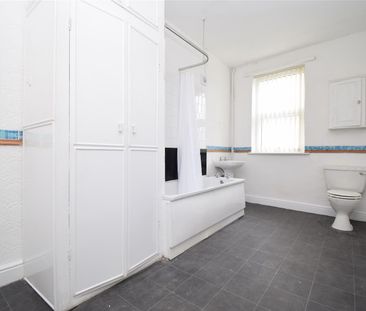 High Green Road, Normanton - Photo 1