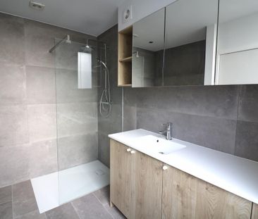 Volledig gerenoveerde woning met 2 slpk, tuin met terras voor 935 E... - Photo 5