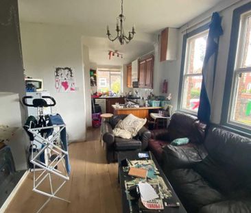 9 bedroom semi-detached house to rent - Photo 1